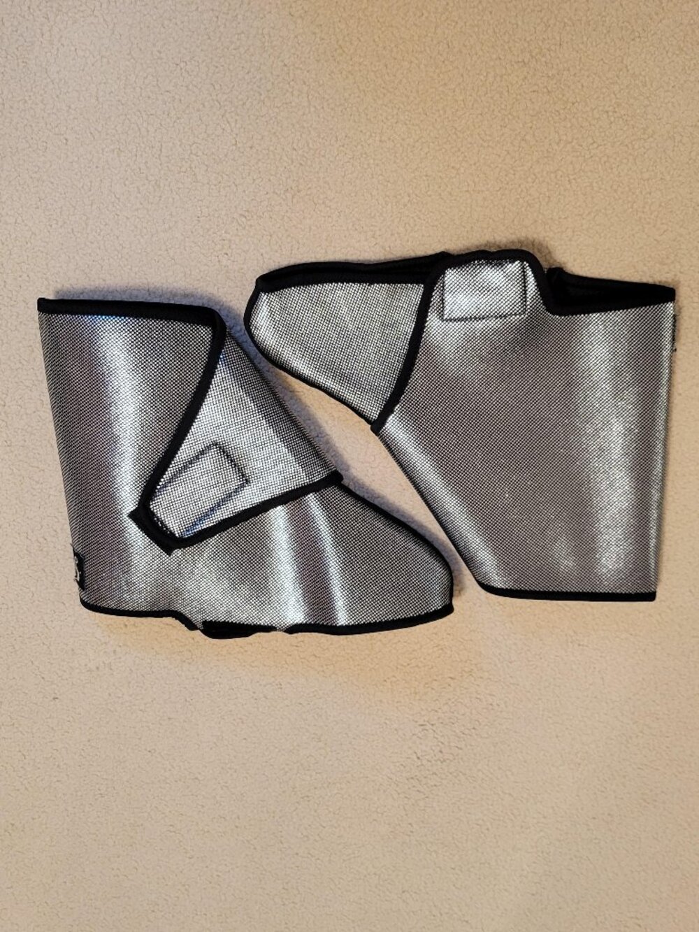 Sk8wraps Insulated Skate Boot Covers, Size Medium, Silver Streak